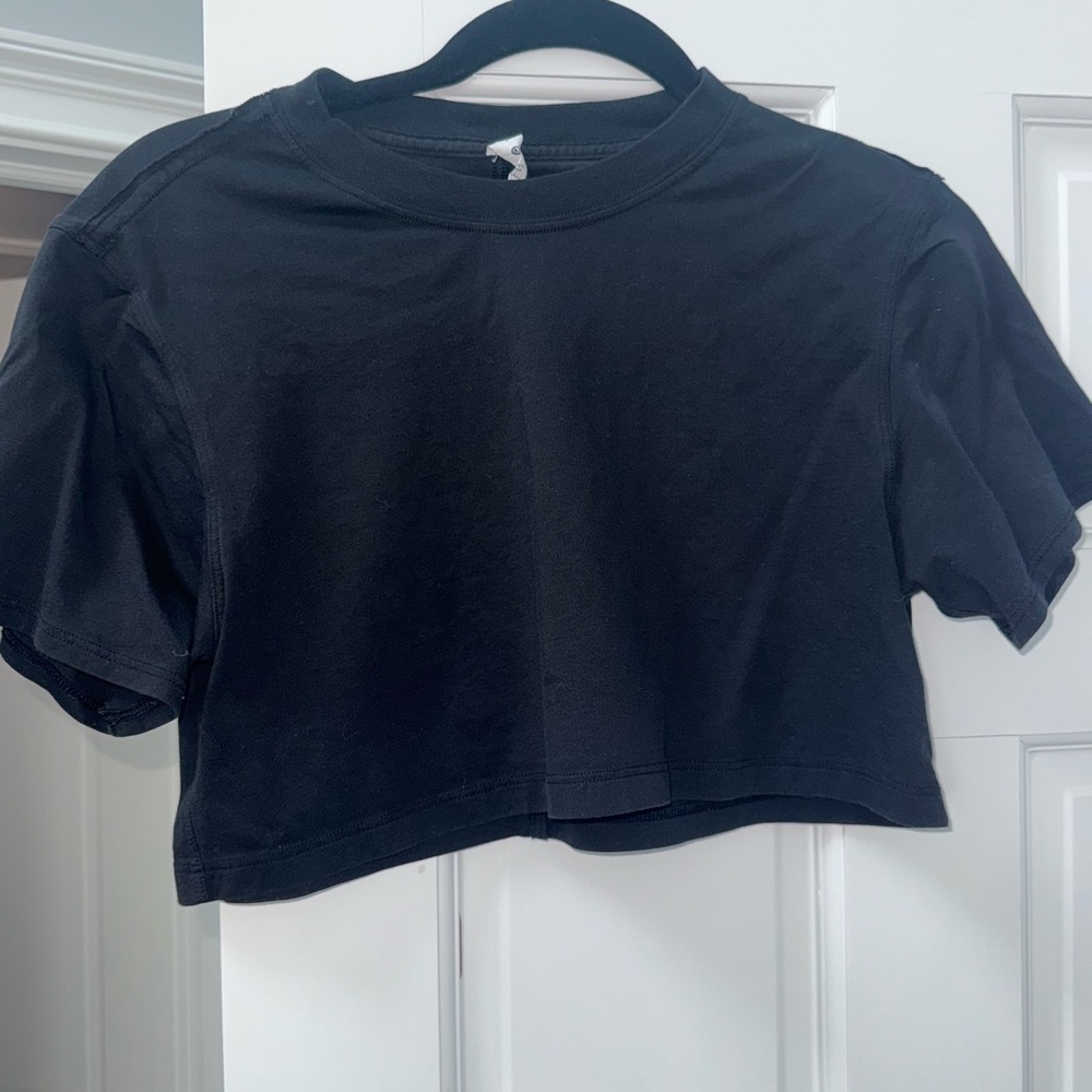 Lululemon Black Cropped T-Shirt
